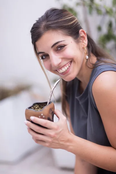 La Dra. Micaela Taibi, médica especializada en Ayurveda y Fitoterapia
